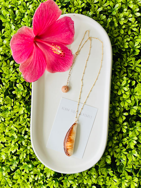 14K GF Cowrie Claw Pendant Necklace 16”